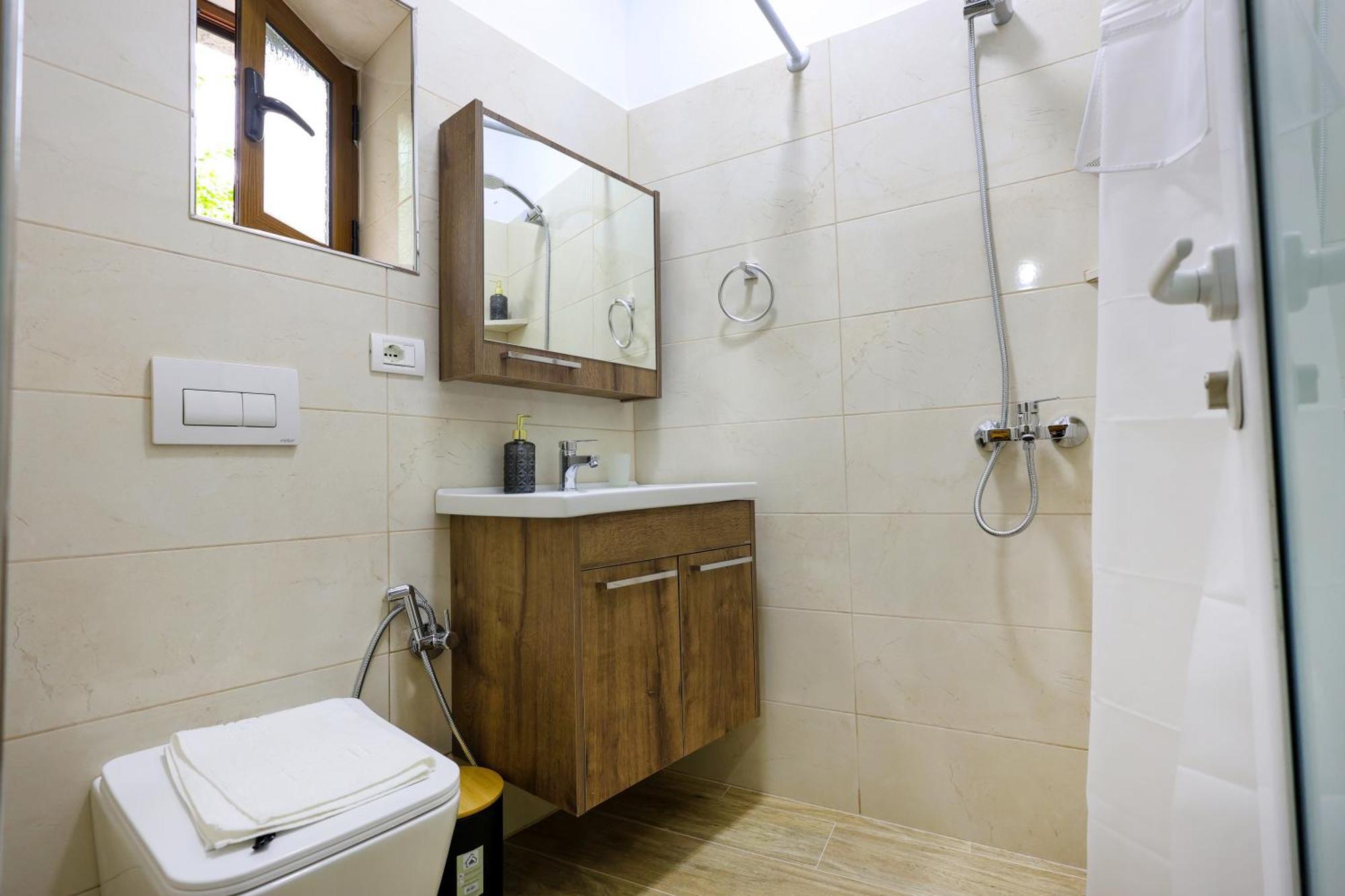 Hotel Vila Vreko B&B Berat Extérieur photo
