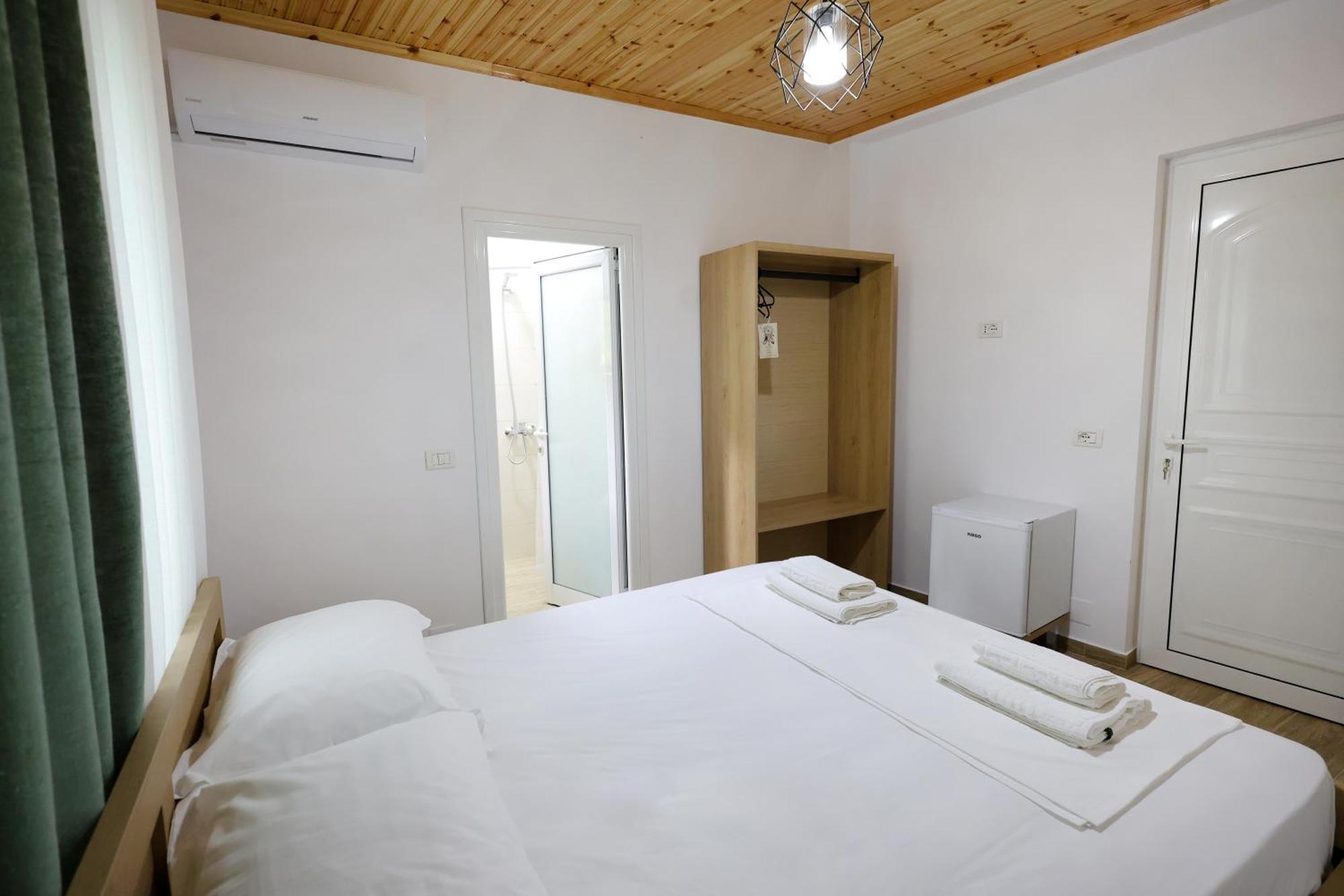 Hotel Vila Vreko B&B Berat Extérieur photo