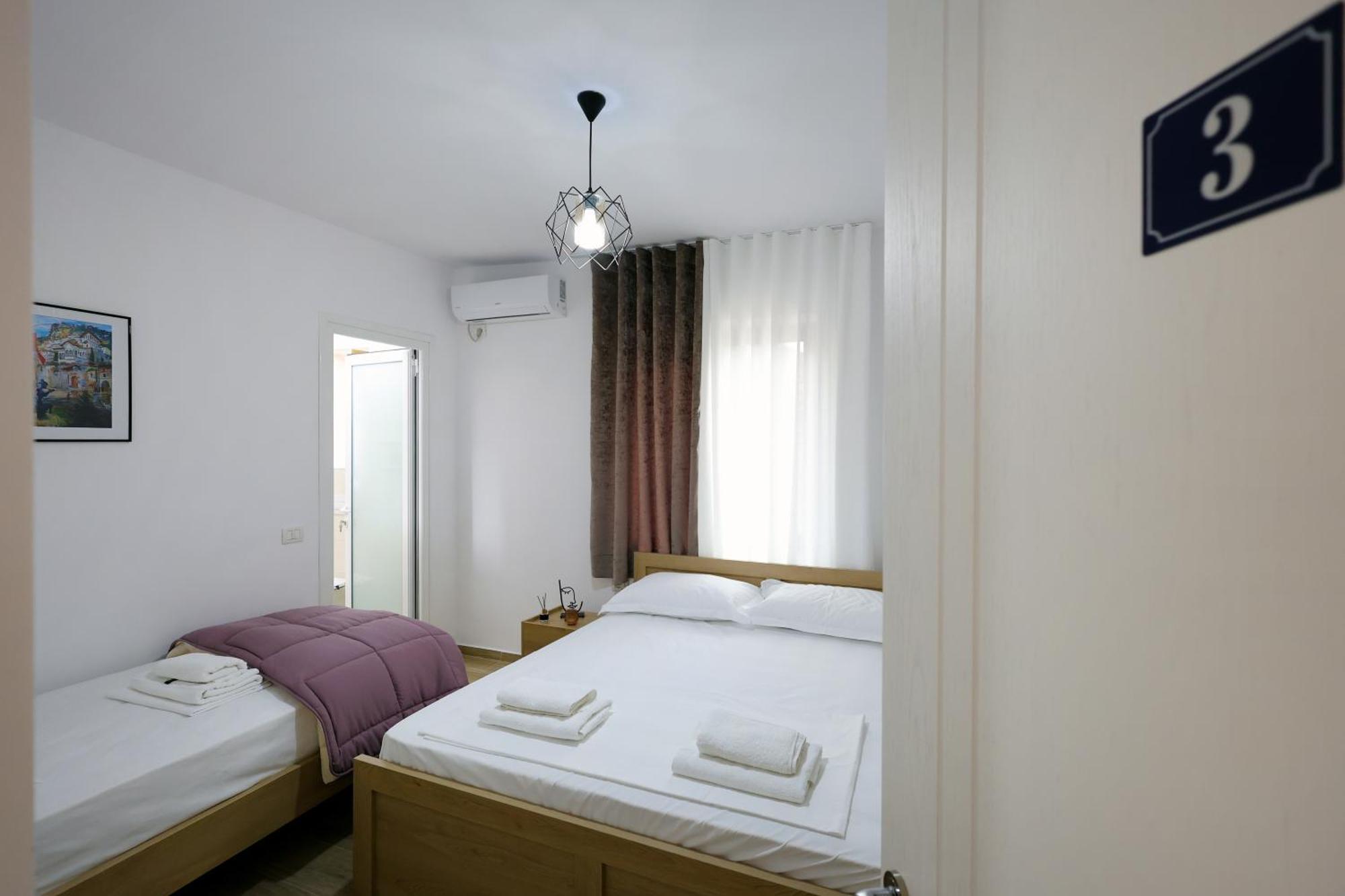 Hotel Vila Vreko B&B Berat Extérieur photo
