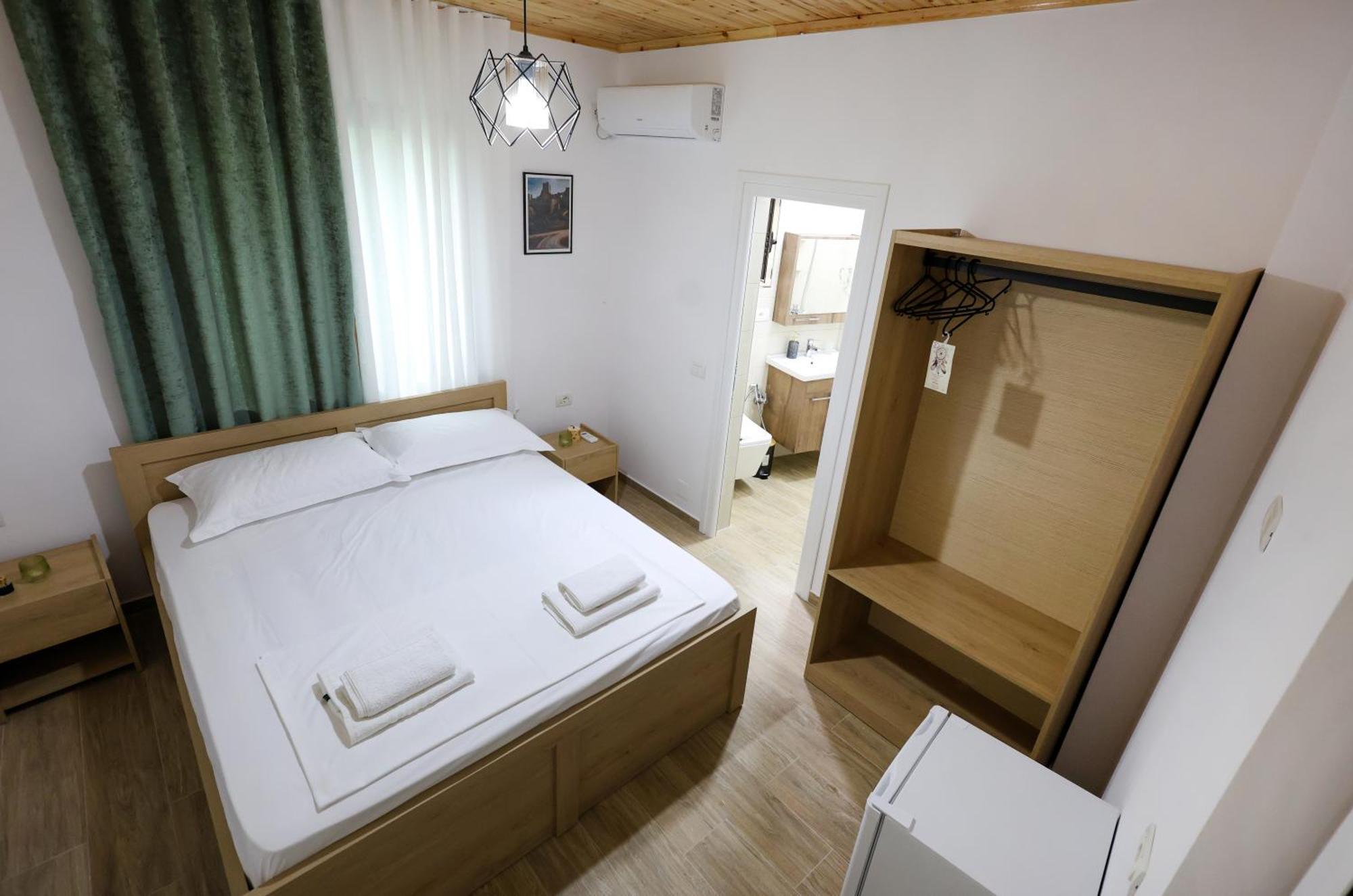 Hotel Vila Vreko B&B Berat Extérieur photo