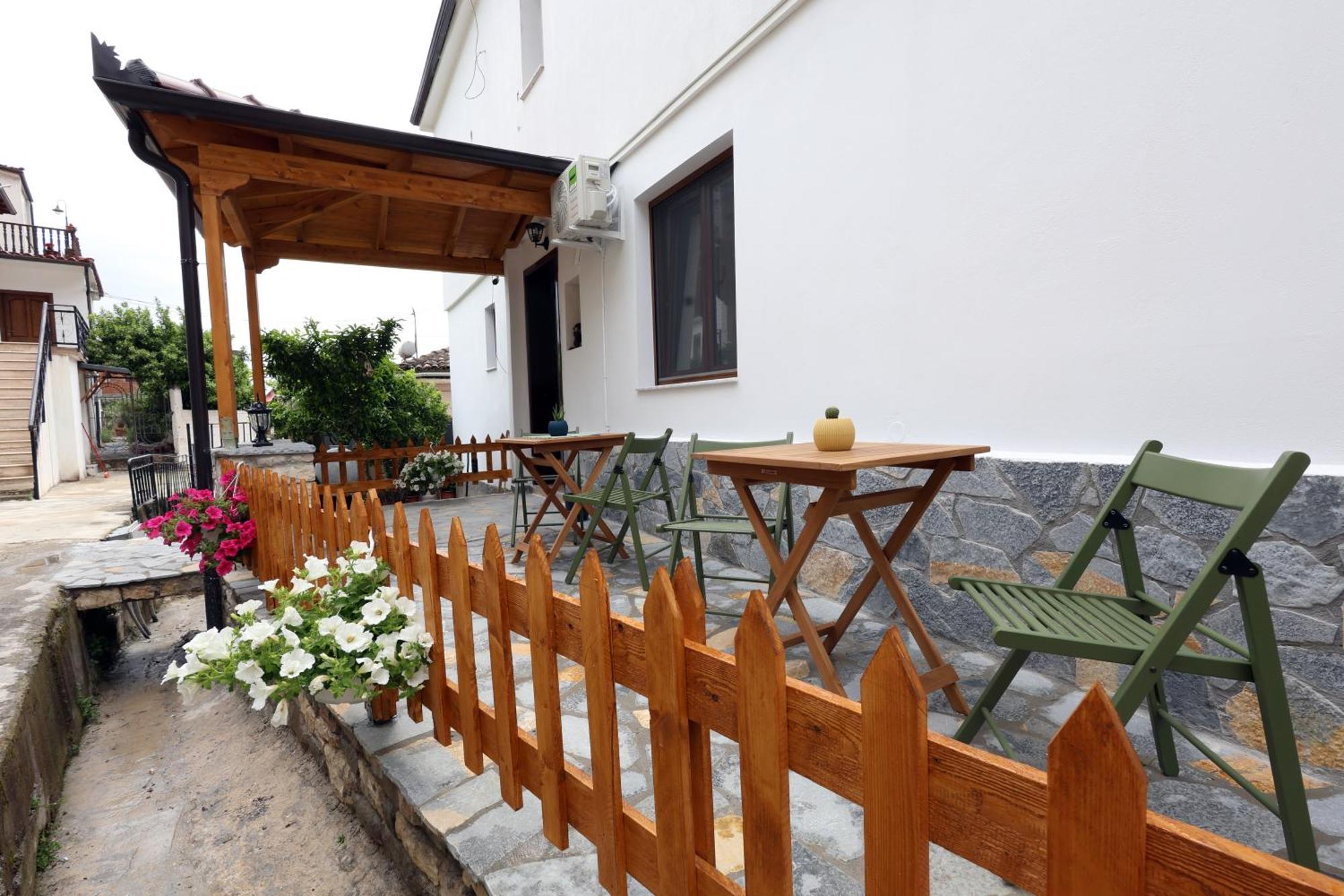 Hotel Vila Vreko B&B Berat Extérieur photo